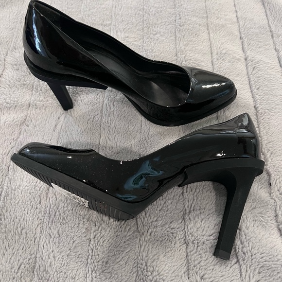 DKNY high heel black patent leather shoes, excellent condition only worn once - Picture 4 of 5
